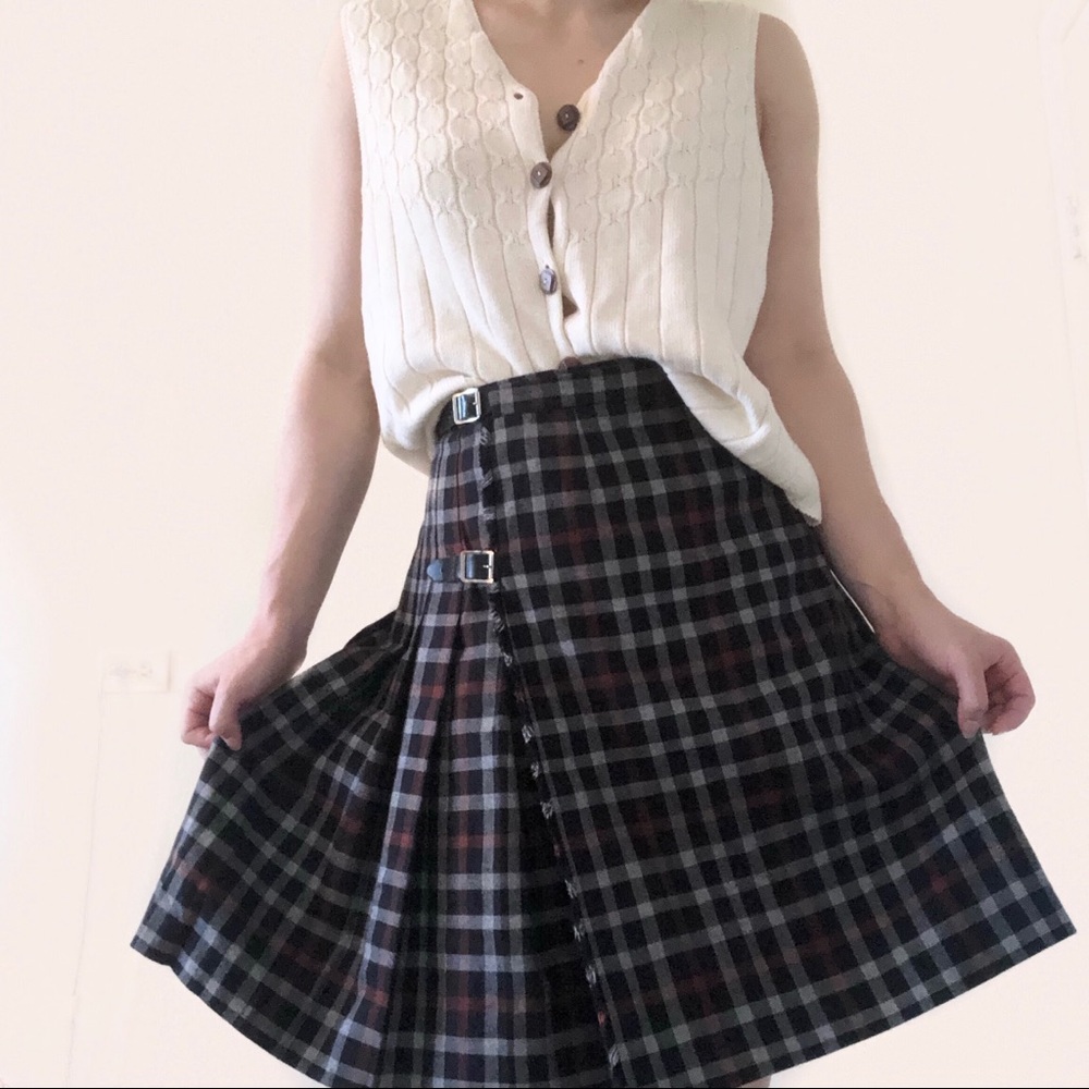 DAKS London plaid skirt